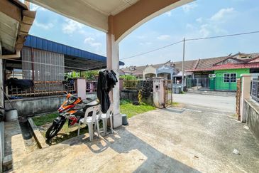 (FLEXIBLE DEPOSIT)(INTERMEDIATE) SINGLE STOREY TAMAN DESA CEMPAKA 2 BANDAR BARU NILAI
