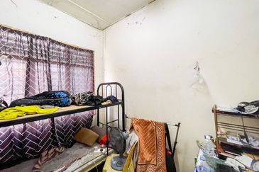 (FLEXIBLE DEPOSIT)(INTERMEDIATE) SINGLE STOREY TAMAN DESA CEMPAKA 2 BANDAR BARU NILAI