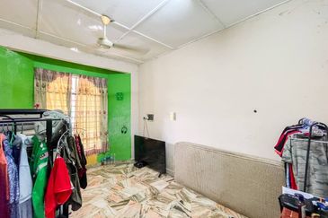 (FLEXIBLE DEPOSIT)(INTERMEDIATE) SINGLE STOREY TAMAN DESA CEMPAKA 2 BANDAR BARU NILAI