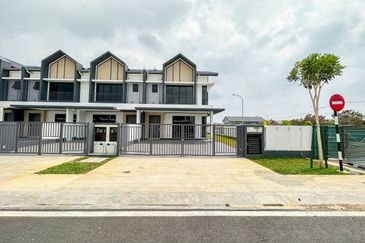 (ENDLOT) Brand New 2 Storey Terrace (Type Lyra), Bandar Bukit Raja Klang