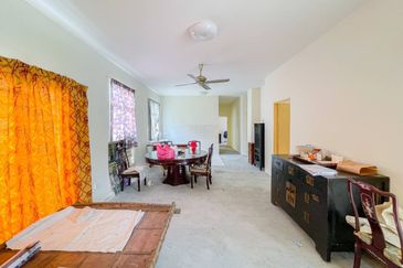 ( EXTRA LAND) Single Storey Bungalow Mahkota Hills Lenggeng , Negeri Sembilan