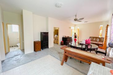 ( EXTRA LAND) Single Storey Bungalow Mahkota Hills Lenggeng , Negeri Sembilan