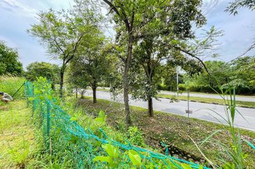 ( EXTRA LAND) Single Storey Bungalow Mahkota Hills Lenggeng , Negeri Sembilan
