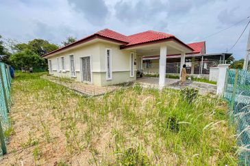 ( EXTRA LAND) Single Storey Bungalow Mahkota Hills Lenggeng , Negeri Sembilan
