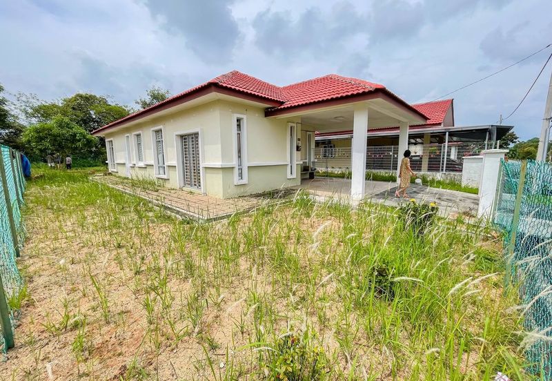 ( EXTRA LAND) Single Storey Bungalow Mahkota Hills Lenggeng , Negeri Sembilan