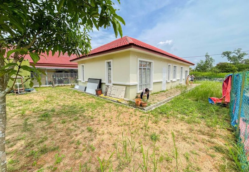( EXTRA LAND) Single Storey Bungalow Mahkota Hills Lenggeng , Negeri Sembilan