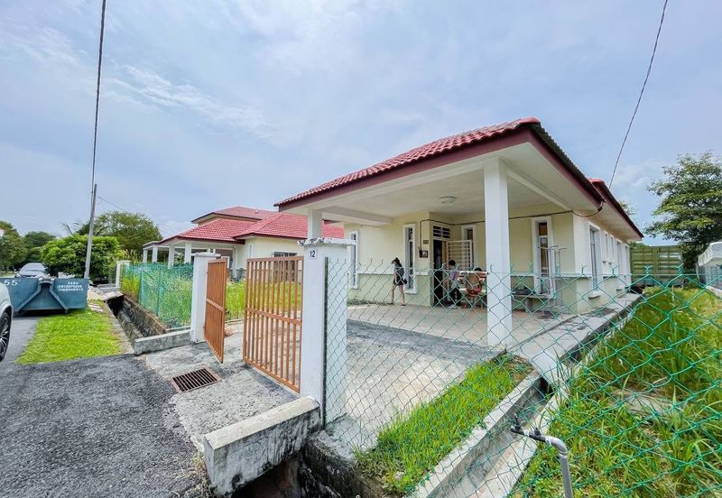 ( EXTRA LAND) Single Storey Bungalow Mahkota Hills Lenggeng , Negeri Sembilan