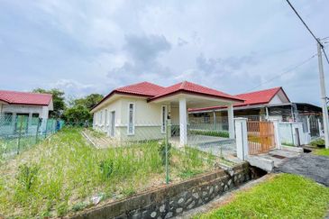 ( EXTRA LAND) Single Storey Bungalow Mahkota Hills Lenggeng , Negeri Sembilan