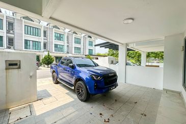 (BRAND NEW) Renovated 3 Storey Andira Park Bandar Bukit Puchong