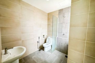 (BRAND NEW) Renovated 3 Storey Andira Park Bandar Bukit Puchong