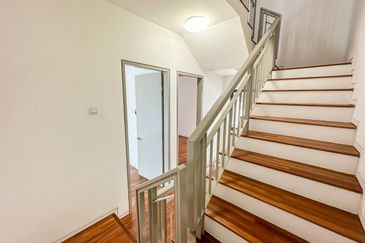 (BRAND NEW) Renovated 3 Storey Andira Park Bandar Bukit Puchong