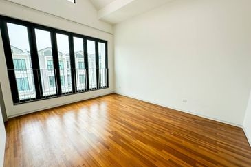 (BRAND NEW) Renovated 3 Storey Andira Park Bandar Bukit Puchong