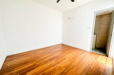 (BRAND NEW) Renovated 3 Storey Andira Park Bandar Bukit Puchong