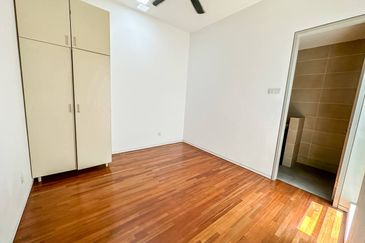 (BRAND NEW) Renovated 3 Storey Andira Park Bandar Bukit Puchong