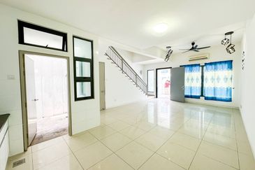 (BRAND NEW) Renovated 3 Storey Andira Park Bandar Bukit Puchong