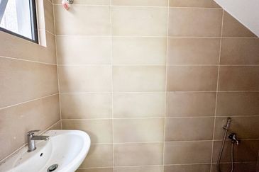 (BRAND NEW) Renovated 3 Storey Andira Park Bandar Bukit Puchong