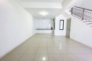 (BRAND NEW) Renovated 3 Storey Andira Park Bandar Bukit Puchong