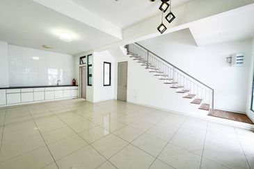 (BRAND NEW) Renovated 3 Storey Andira Park Bandar Bukit Puchong