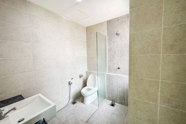 (BRAND NEW) Renovated 3 Storey Andira Park Bandar Bukit Puchong