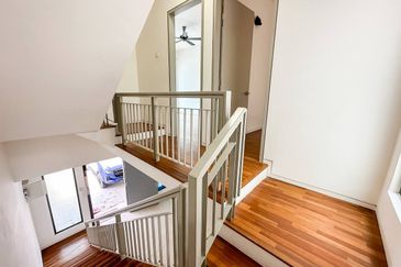 (BRAND NEW) Renovated 3 Storey Andira Park Bandar Bukit Puchong