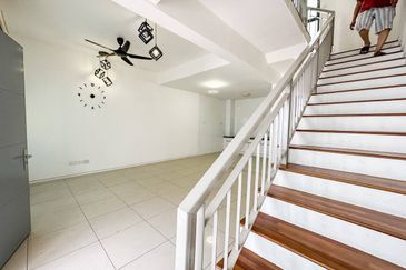 (BRAND NEW) Renovated 3 Storey Andira Park Bandar Bukit Puchong