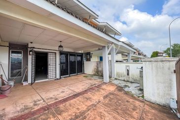 (FLEXIBLE DEPOSIT) Renovated 2 Storey Terrace Taman DESA Jaya 2 Senawang, Negeri Sembilan