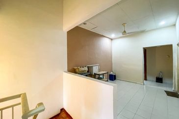 (FLEXIBLE DEPOSIT) Renovated 2 Storey Terrace Taman DESA Jaya 2 Senawang, Negeri Sembilan