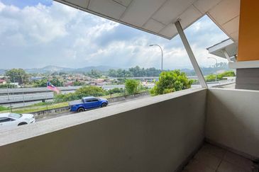 (FLEXIBLE DEPOSIT) Renovated 2 Storey Terrace Taman DESA Jaya 2 Senawang, Negeri Sembilan