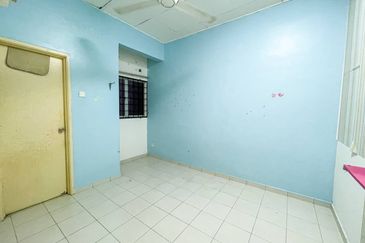 (FLEXIBLE DEPOSIT) Renovated 2 Storey Terrace Taman DESA Jaya 2 Senawang, Negeri Sembilan