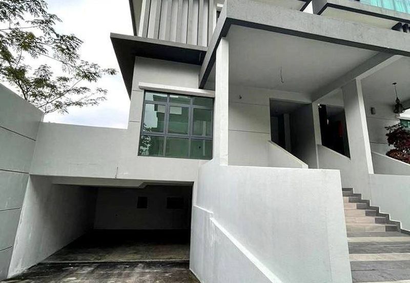 (GATED GUARDED) 3 Storey Semi-Detached Desa Hill Villas Taman Desa Petaling, Kuala Lumpur