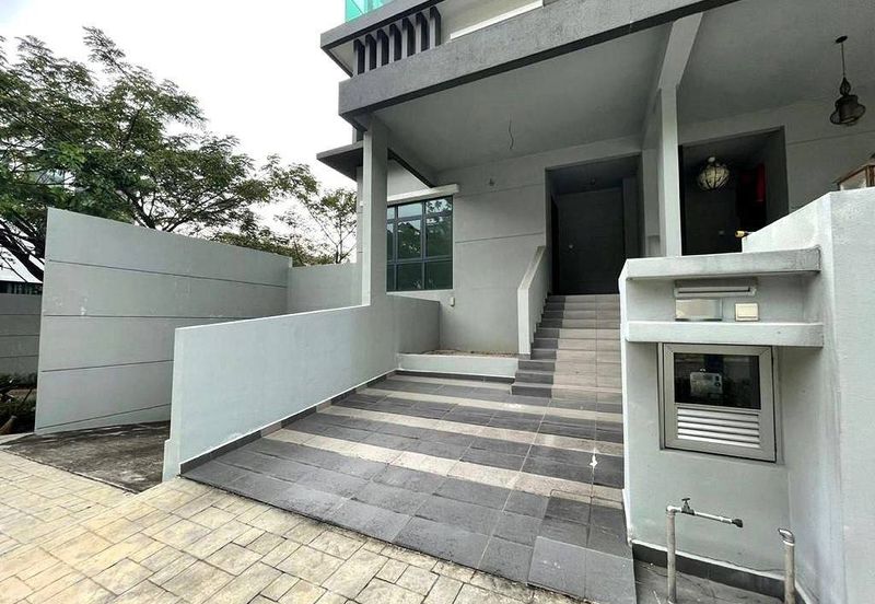 (GATED GUARDED) 3 Storey Semi-Detached Desa Hill Villas Taman Desa Petaling, Kuala Lumpur