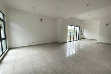 (GATED GUARDED) 3 Storey Semi-Detached Desa Hill Villas Taman Desa Petaling, Kuala Lumpur