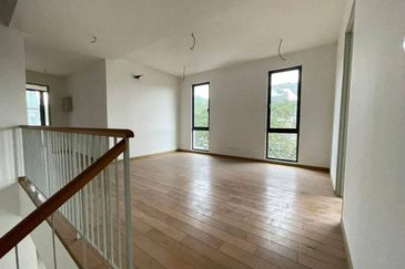 (GATED GUARDED) 3 Storey Semi-Detached Desa Hill Villas Taman Desa Petaling, Kuala Lumpur