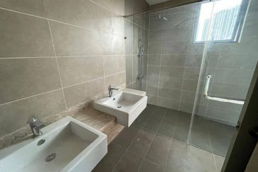 (GATED GUARDED) 3 Storey Semi-Detached Desa Hill Villas Taman Desa Petaling, Kuala Lumpur