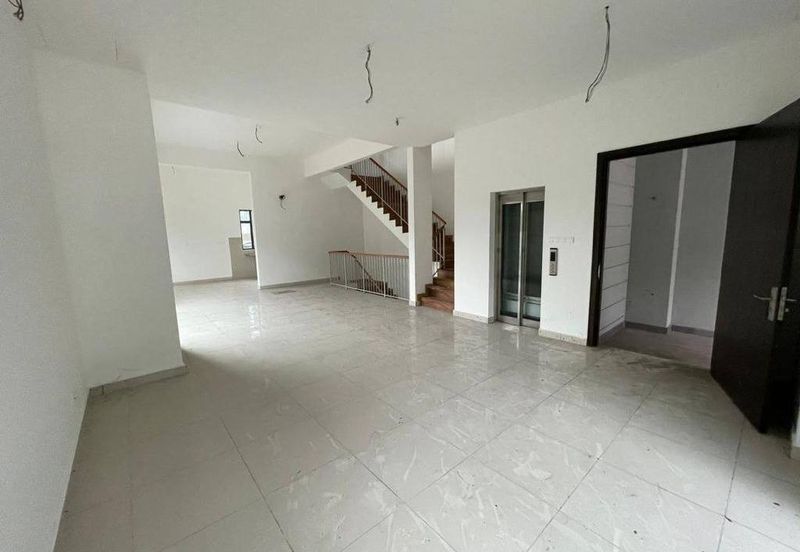 (GATED GUARDED) 3 Storey Semi-Detached Desa Hill Villas Taman Desa Petaling, Kuala Lumpur