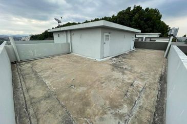 (GATED GUARDED) 3 Storey Semi-Detached Desa Hill Villas Taman Desa Petaling, Kuala Lumpur