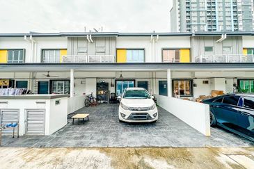(GATED GUARDED) Double Storey Terrace Kita Harmoni, Cybersouth, Dengkil