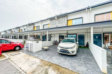 (GATED GUARDED) Double Storey Terrace Kita Harmoni, Cybersouth, Dengkil