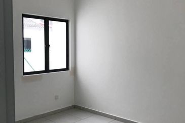 (FACING OPEN) Intermediate 2 Storey Terrace Alam Suria Enclave Type B, Puncak Alam