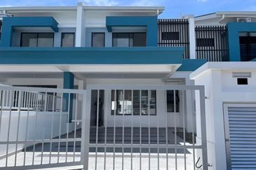 (FACING OPEN) Intermediate 2 Storey Terrace Alam Suria Enclave Type B, Puncak Alam