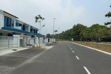 (FACING OPEN) Intermediate 2 Storey Terrace Alam Suria Enclave Type B, Puncak Alam