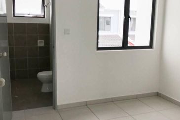 (FACING OPEN) Intermediate 2 Storey Terrace Alam Suria Enclave Type B, Puncak Alam