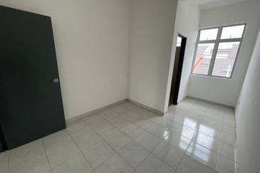 (INTERMEDIATE) 2 Storey Terrace Jalan Balam, Taman Bentara, Jalan Kebun Baru
