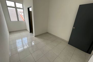 (INTERMEDIATE) 2 Storey Terrace Jalan Balam, Taman Bentara, Jalan Kebun Baru