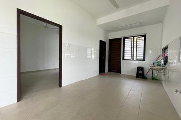 (FREEHOLD)(GATED GUARDED) Corner Lot 2 Storey Casira Bandar Bukit Raja, Klang