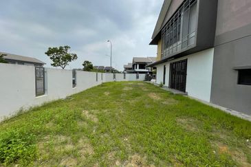 (FREEHOLD)(GATED GUARDED) Corner Lot 2 Storey Casira Bandar Bukit Raja, Klang