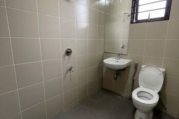 (FREEHOLD)(GATED GUARDED) Corner Lot 2 Storey Casira Bandar Bukit Raja, Klang