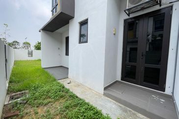 (FREEHOLD)(GATED GUARDED) Corner Lot 2 Storey Casira Bandar Bukit Raja, Klang