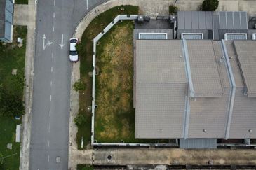 (FREEHOLD)(GATED GUARDED) Corner Lot 2 Storey Casira Bandar Bukit Raja, Klang