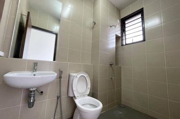 (FREEHOLD)(GATED GUARDED) Corner Lot 2 Storey Casira Bandar Bukit Raja, Klang